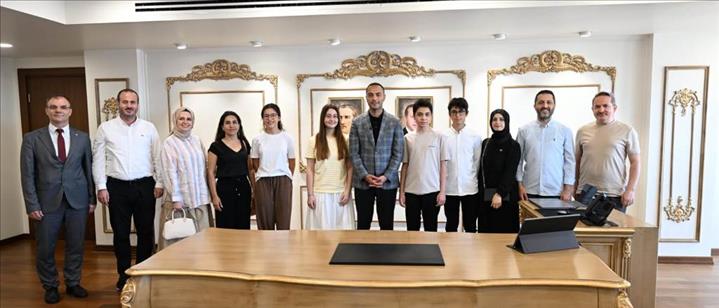 BELEDİYE BAŞKAN VEKİLİMİZ LGS ŞAMPİYONUMUZU ÖDÜLLENDİRDİ